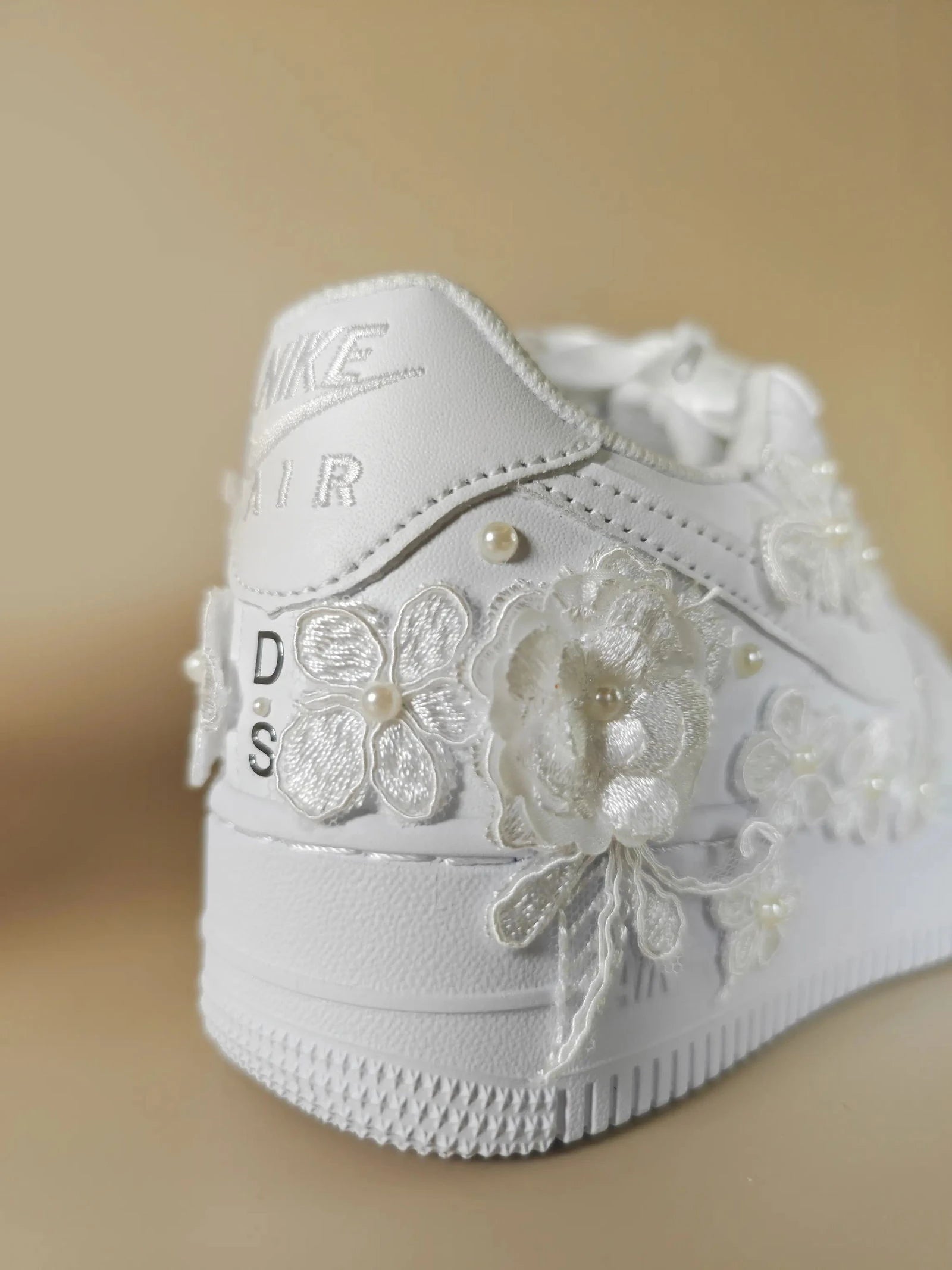 Pearl Bloom Low-Top Sneakers - My Store