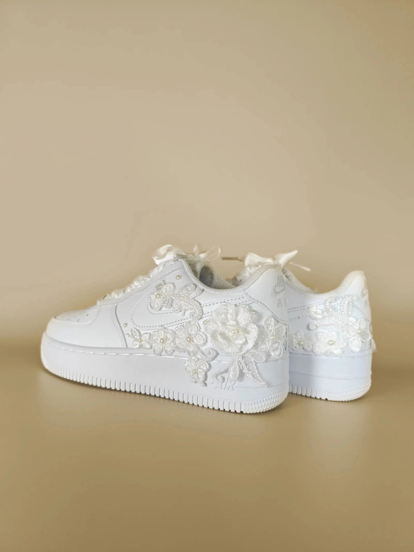 Pearl Bloom Low-Top Sneakers - My Store