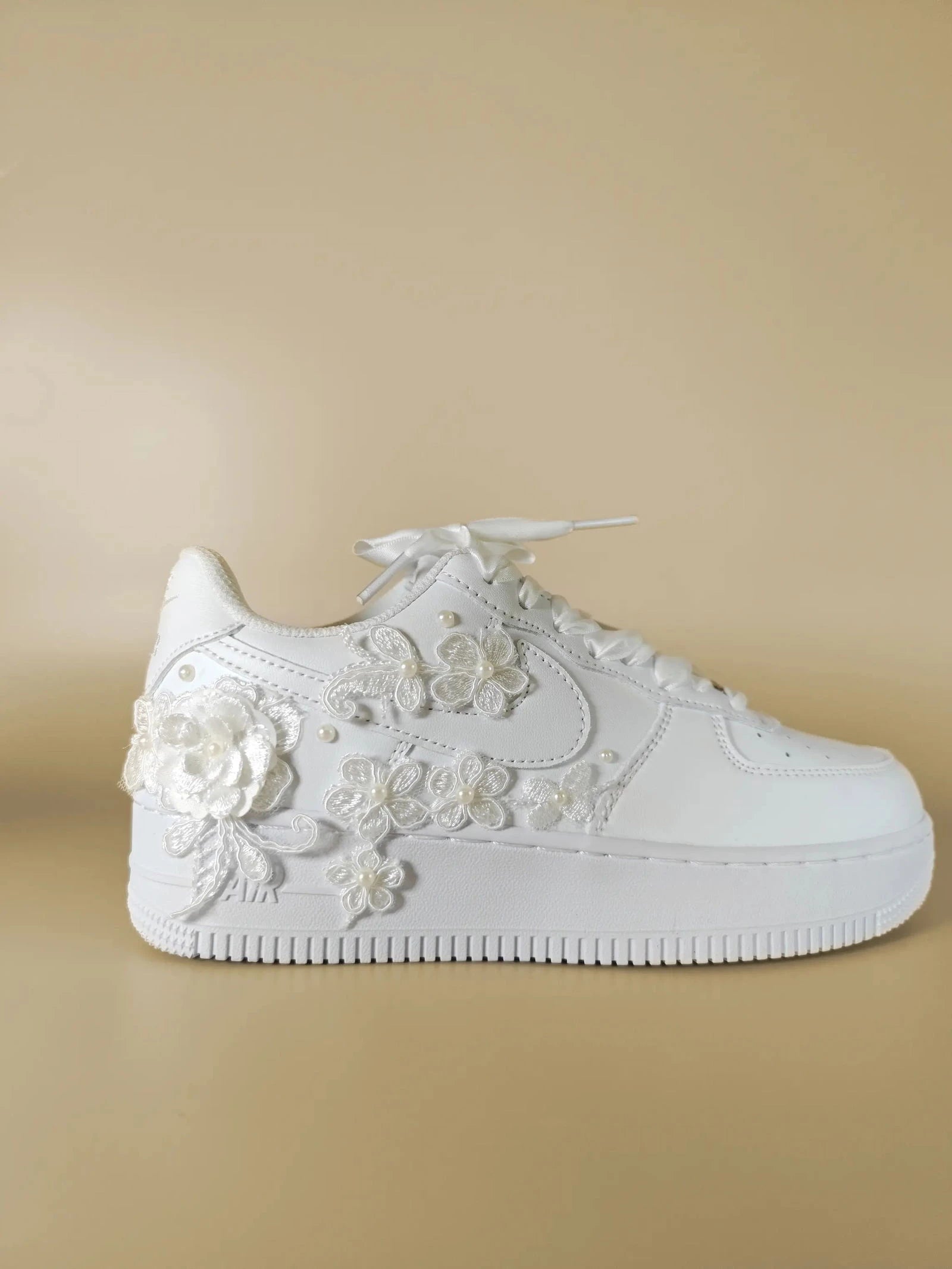 Pearl Bloom Low-Top Sneakers - My Store